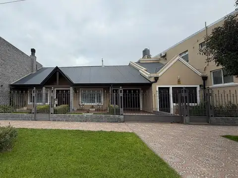Venta Chalet mas departamento 2 ambientes Miramar