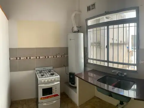 LANUSITA OPORTUNIDAD 2 pisos de 360m2 cubiertos + Espacio Aéreo a 100 mts Estación Lanús