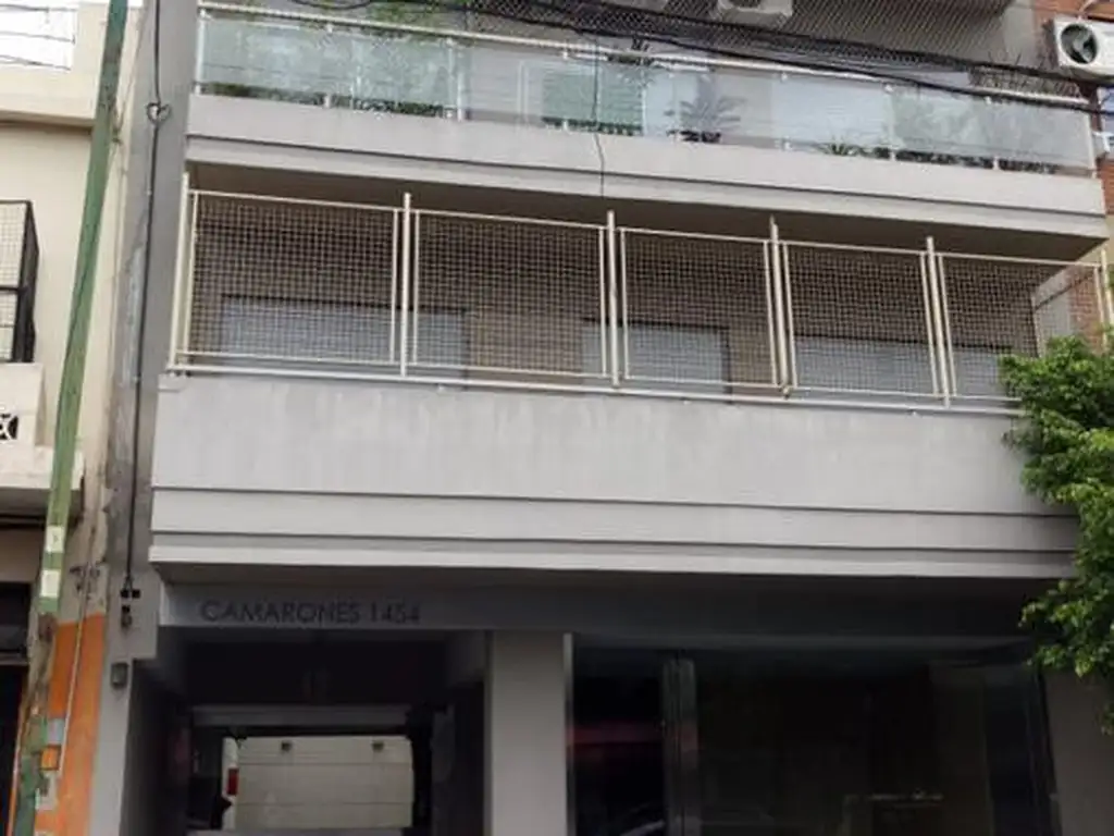 Camarones al 1454 9ºB ( Av. San Martín - Seguí)
