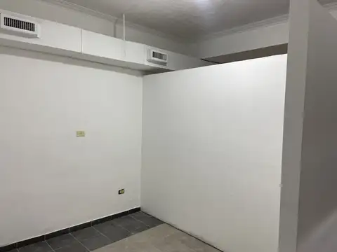 Oficina en Alquiler en Villa Ballester, $ 950.000
