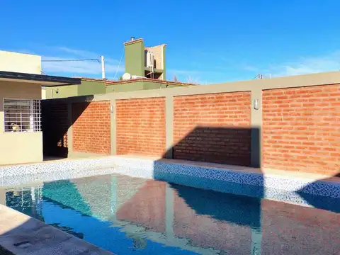 Casa 5 ambientes con 2 baños