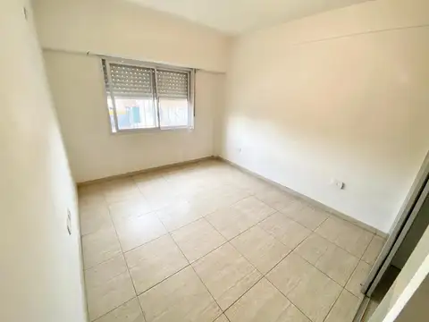 Departamento en Alquiler en Castelar Sur, $ 580.000