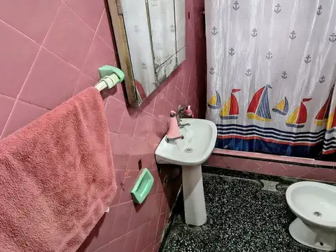 Casa 3 ambientes con 1 baño