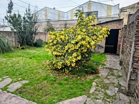 VENTA-CASA 3 AMBIENTES C/COCHERA- ISIDRO CASANOVA