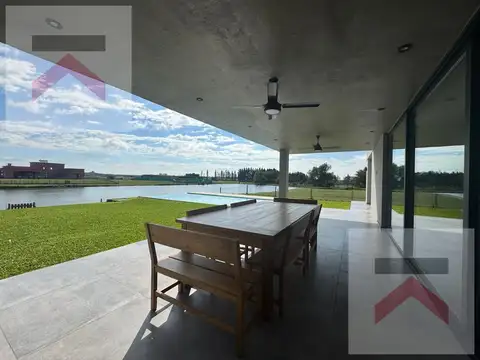 Venta Espectacular Casa en Lote AL AGUA 5 dorm en Chacras de la Reserva Cardales