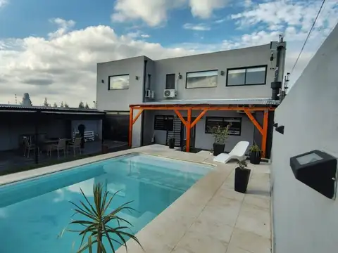 CASA 4 AMBIENTES EN VENTA CAÑUELAS CON PILETA