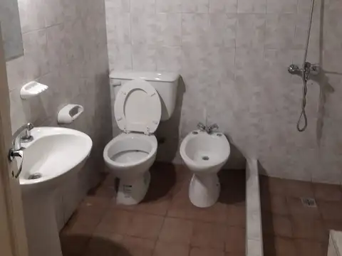 Venta de casa 3 habitaciones con cochera en G Cruz