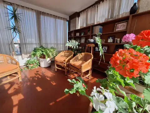 AVENIDA MITRE  al 2000