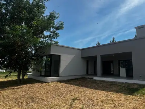 Casa en Venta en El Naudir a la Laguna..Terminada 100