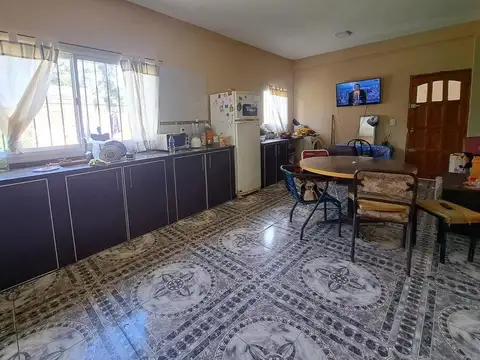 Casa 5 ambientes con 1 baño
