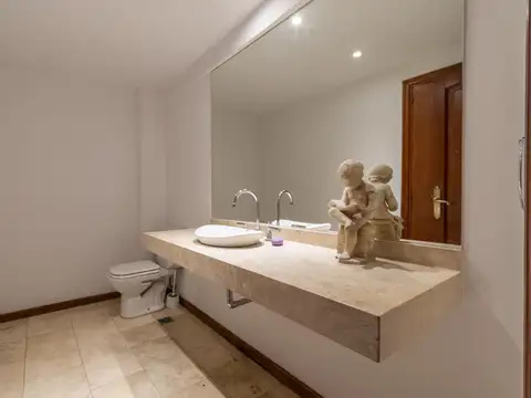 Casa 7 ambientes con 7 baños