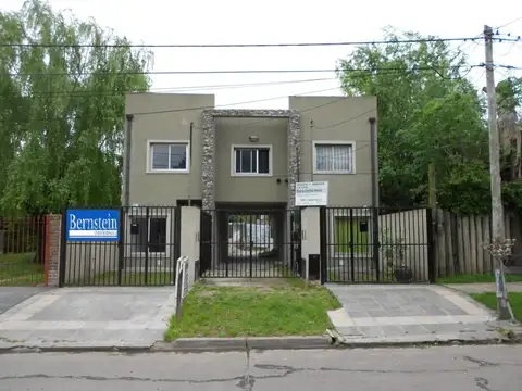 DUPLEX EN VENTA : 4 AMBIENTES : ITUZAINGO NORTE