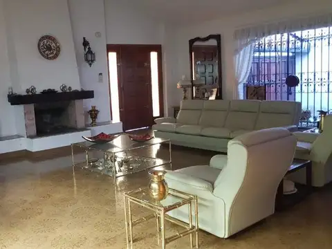 Casa en Venta en Bernal, USD 270.000