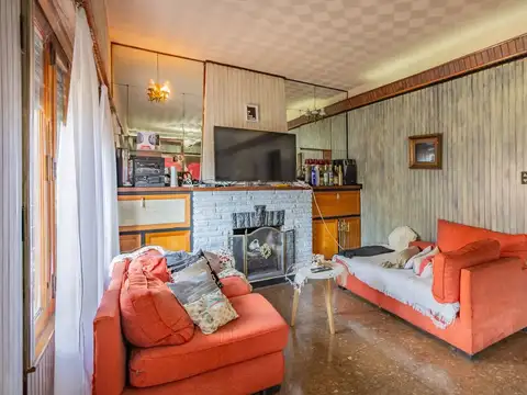 VENTA CASA 4 AMBIENTES-SAN ISIDRO- PERMUTA