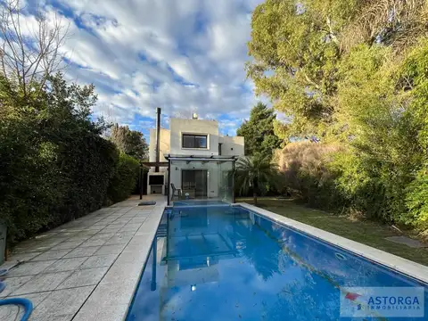 Excelente casa muy luminosa en San Carlos C.C