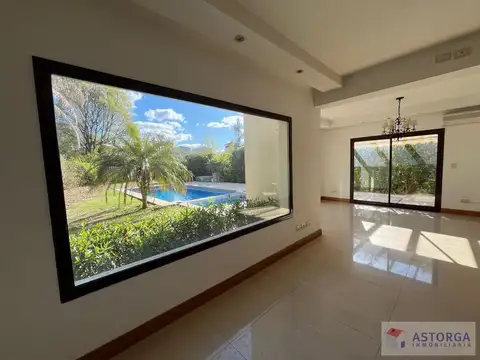 Casa en Alquiler de 3 dormitorios