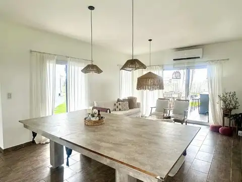 HERMOSA CASA EN SAN SEBASTIAN AREA 11