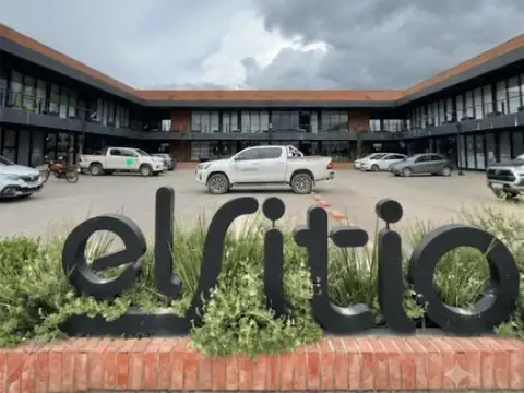 EN VENTA LOCAL EL SITIO CIRCUNVALACION OESTE
