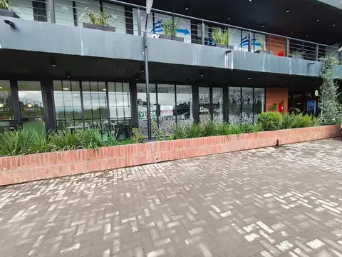 EN VENTA LOCAL EL SITIO CIRCUNVALACION OESTE