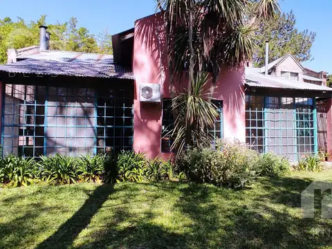 ALQ VERANO | Pintoresca casa con bello Jardin y Pileta en La Bota, Benavidez