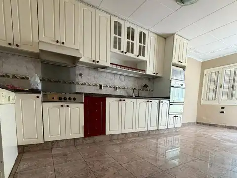 Casa 7 ambientes con 3 baños