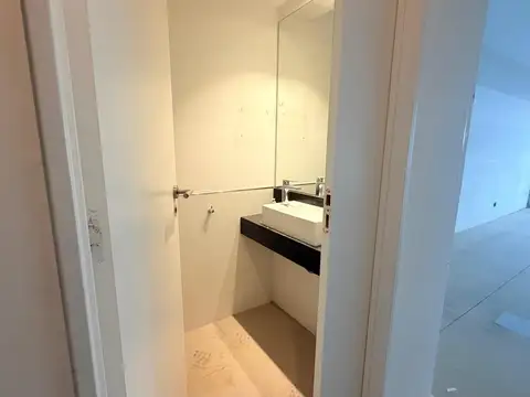 Oficina en Alquiler con Cochera - 100mts