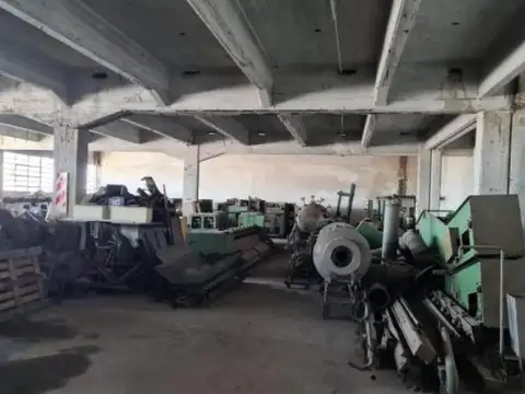 Depósito en venta - Oficinas - Vestuarios - La Matanza
