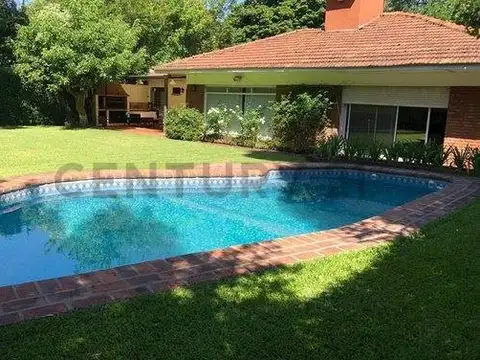 VENTA CASA 6 AMBIENTES SAN ISIDRO  ACEPTA PERMUTA APTO CREDITO