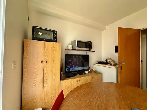 5 Amb. con Fondo, Cochera y Terraza - 1 Cuadra de Av Maipú