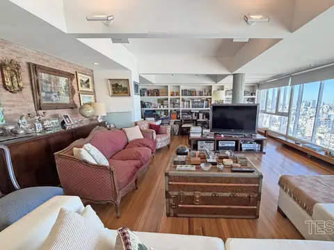 Duplex en piso muy alto con excelente luz y vista 4 dormitorios Cochera fija Recoleta
