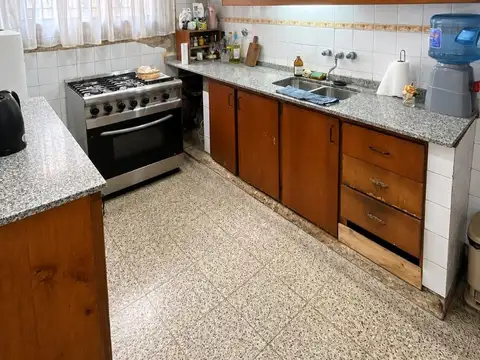 VENTA | CASA DE 3 DORMITORIOS CON AMPLIO JARDÍN–B. BELGRANO