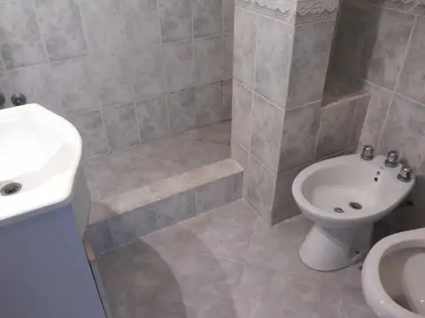 DEPARTAMENTO 3 AMB - 1º PISO - FRENTE - HURLINGHAM