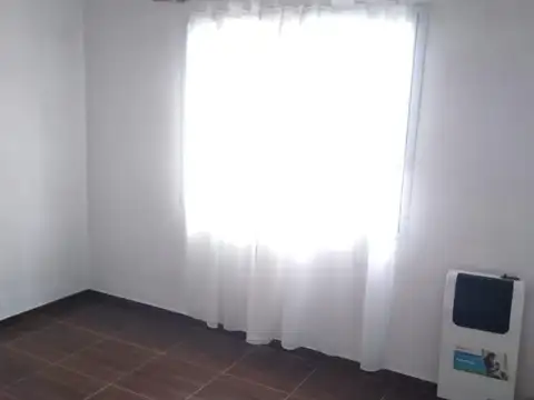 Depto Tipo Casa 3 ambientes con 2 baños