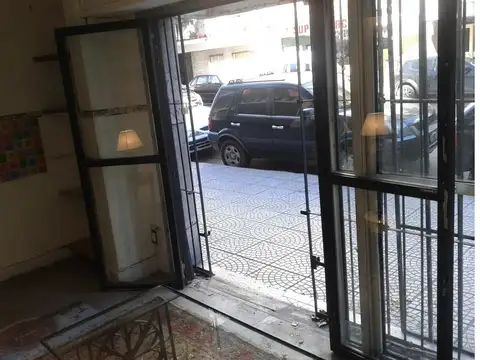 Local en Alquiler en Parque Centenario, $ 1.000.000