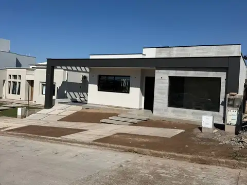 CASA A ESTRENAR BARRIO LA BASTILLA