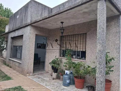 Casa 5 ambientes con 2 baños
