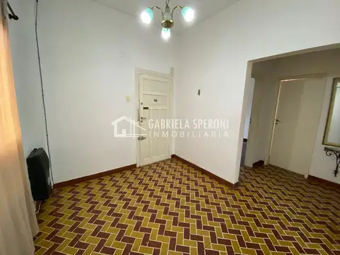 Casa en Alquiler en Luis Guillon, $ 850.000