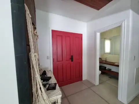 Casa en Venta en Pablo Nogues, USD 230.000