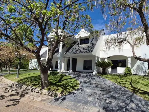 BESARES, BARRIO CHACRAS DE FARRELL 1300