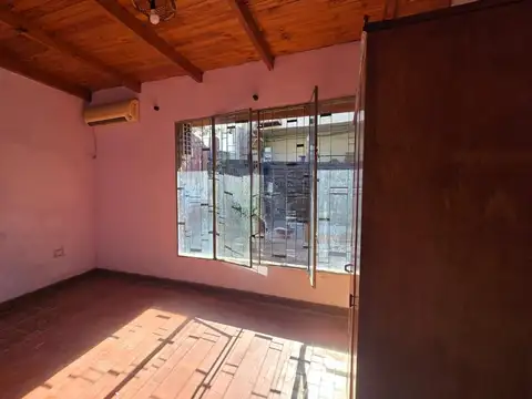 Casa en Alquiler con 1 cochera