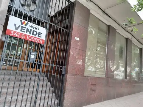 VENTA EXCLUSIVO Y AMPLIO LOCAL COMERCIAL Y OFICINAS