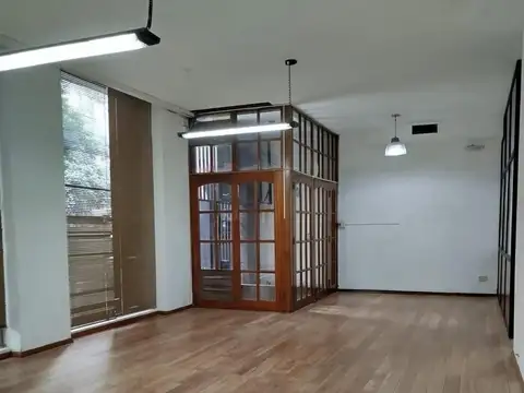 VENTA EXCLUSIVO Y AMPLIO LOCAL COMERCIAL Y OFICINAS