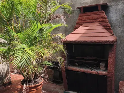 Departamento tipo casa 4 ambientes con patio y SUM – Sin expensas. Suipacha 337 Avellaneda