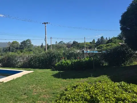 Casa en Venta con 2 cocheras