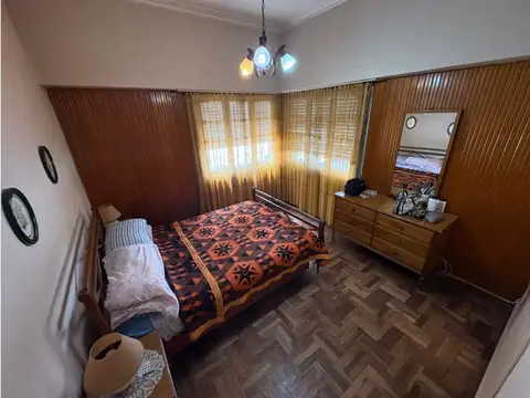 Casa en Alquiler con 1 cochera