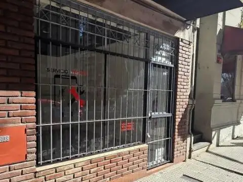 Alquiler de Local Comercial a la calle en Barrio Norte 