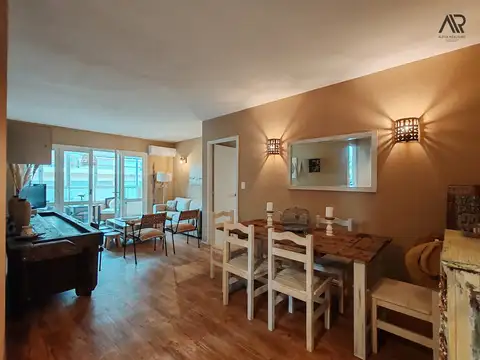 Acogedor apartamento de 3 dormitorios, 2 baños y 1 cochera en Punta del Este