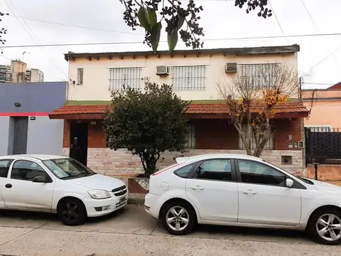 ESTUPENDO PH P.B. 4 AMB C/PATIO Y TZA. EXCELENTE UBICACION
