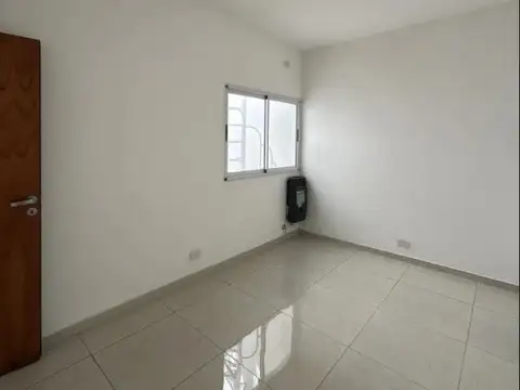 Depto Tipo Casa en Venta en Lanus, USD 132.000