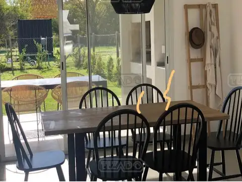 Casa en Venta en Garin, USD 155.000